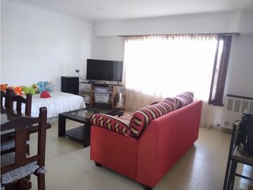 Chalet 3 amb. Barrio Castagnino. Pileta de natación.