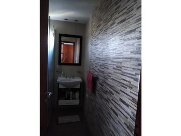Chalet 3 amb. Barrio Castagnino. Pileta de natación.