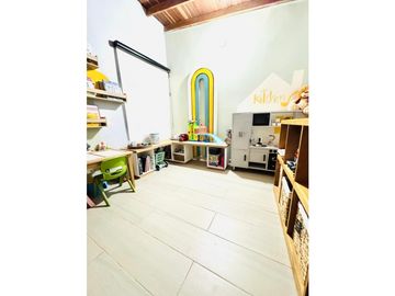 EN GUARNE VIVE RODEADO DEL CAMPO EN UNA VIVIENDA MODERNA Y CON CONFORT