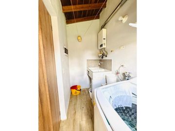 EN GUARNE VIVE RODEADO DEL CAMPO EN UNA VIVIENDA MODERNA Y CON CONFORT
