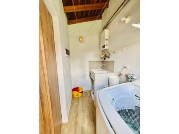 EN GUARNE VIVE RODEADO DEL CAMPO EN UNA VIVIENDA MODERNA Y CON CONFORT