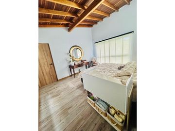 EN GUARNE VIVE RODEADO DEL CAMPO EN UNA VIVIENDA MODERNA Y CON CONFORT