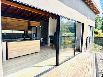 EN GUARNE VIVE RODEADO DEL CAMPO EN UNA VIVIENDA MODERNA Y CON CONFORT
