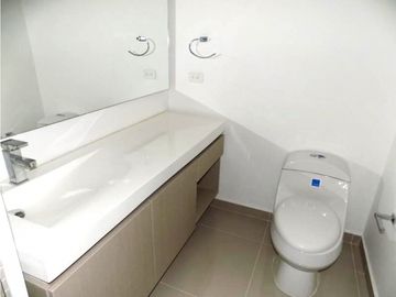 SE VENDE APARTAMENTO AMPLIO EN PORTAL DE GENOVES
