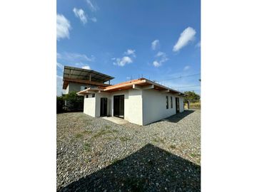 Casa campestre nueva en venta en parcelación - Santa Elena El Cerrito