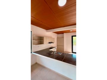 Casa campestre nueva en venta en parcelación - Santa Elena El Cerrito