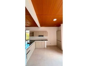 Casa campestre nueva en venta en parcelación - Santa Elena El Cerrito