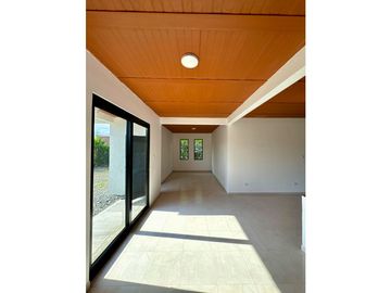 Casa campestre nueva en venta en parcelación - Santa Elena El Cerrito