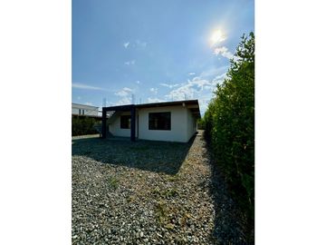 Casa campestre nueva en venta en parcelación - Santa Elena El Cerrito