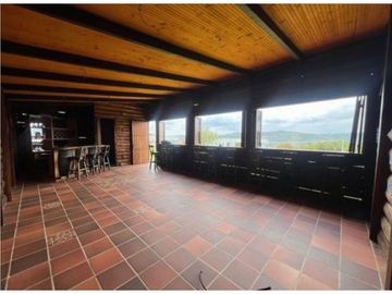 SE VENDE FINCA EN EL LAGO CALIMA AR