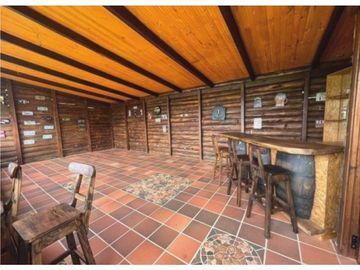 SE VENDE FINCA EN EL LAGO CALIMA AR