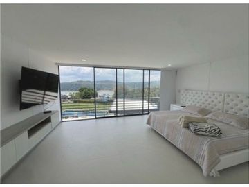 SE VENDE FINCA EN EL LAGO CALIMA AR