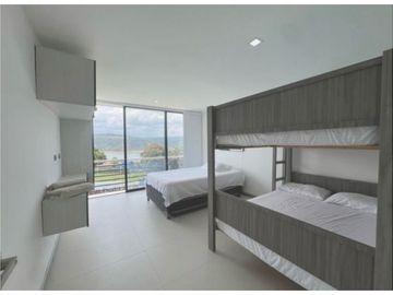 SE VENDE FINCA EN EL LAGO CALIMA AR