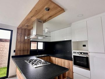 Casa en  venta en Parque Milan, Lomas de Angelopolis