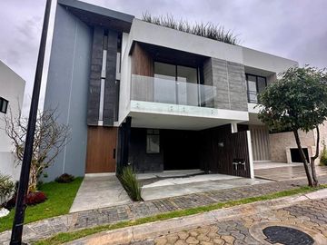 Casa en  venta en Parque Milan, Lomas de Angelopolis