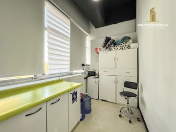 VENTA DERECHO LLAVES CENTRO ESTETICA Y MEDICO 15 NORTE