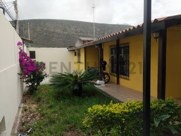Casa independiente en Venta de 441 M2 sector San Antonio