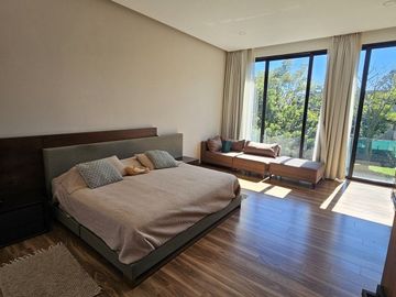 Casa amueblada con acabados de lujo en ARAUCA II