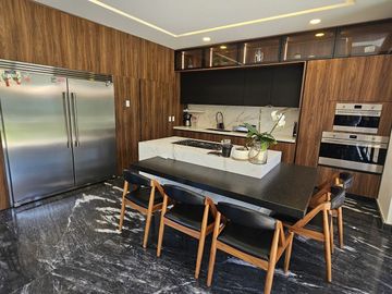 Casa amueblada con acabados de lujo en ARAUCA II
