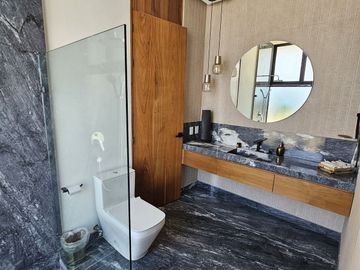 Casa amueblada con acabados de lujo en ARAUCA II