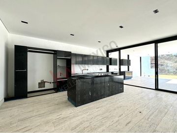Estrena espectacular residencia en Real de Acueducto, Bosque Real.