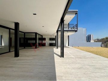 Estrena espectacular residencia en Real de Acueducto, Bosque Real.