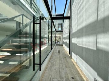 Estrena espectacular residencia en Real de Acueducto, Bosque Real.