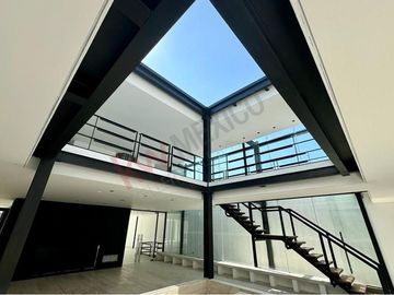 Estrena espectacular residencia en Real de Acueducto, Bosque Real.