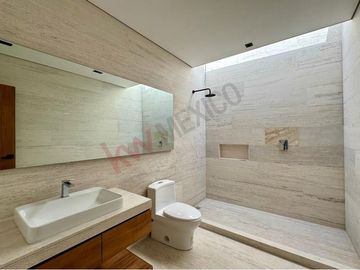 Estrena espectacular residencia en Real de Acueducto, Bosque Real.
