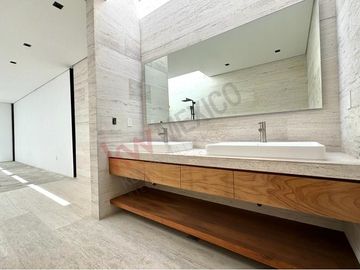 Estrena espectacular residencia en Real de Acueducto, Bosque Real.