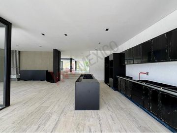 Estrena espectacular residencia en Real de Acueducto, Bosque Real.