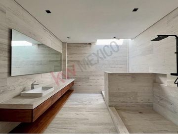Estrena espectacular residencia en Real de Acueducto, Bosque Real.