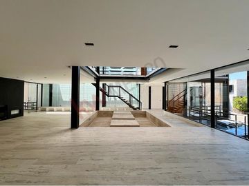 Estrena espectacular residencia en Real de Acueducto, Bosque Real.