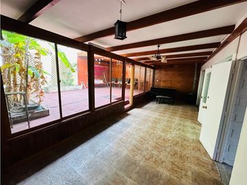SE VENDE CASA AMPLIA DE TRES PISO - SECTOR SUR DE IQUIQUE