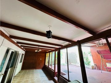 SE VENDE CASA AMPLIA DE TRES PISO - SECTOR SUR DE IQUIQUE
