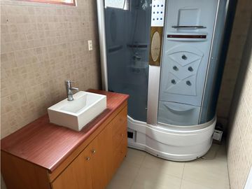 SE VENDE CASA AMPLIA DE TRES PISO - SECTOR SUR DE IQUIQUE