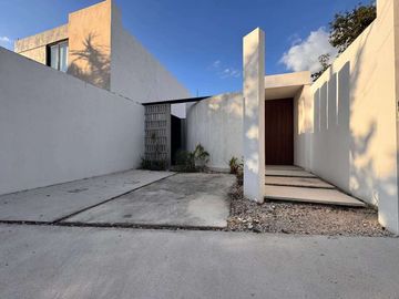 CASA VENTA MÉRIDA, UNA PLANTA, ALBERCA, ZONA MONTREAL DZITYÁ
