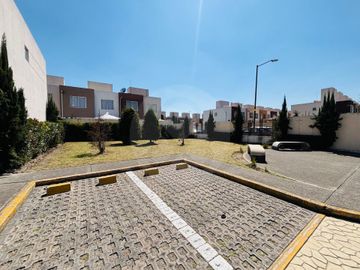 Casa en condominio en venta en San Pedro Totoltepec