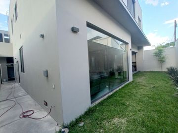 CASA EN VENTA EN SAN PEDRO GARZA GARCÍA