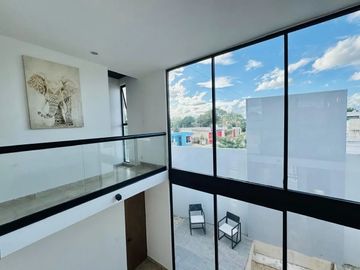 EN VENTA CASA TIPO TOWNHOUSE EN ZONA NORTE MÉRIDA I PRIVADA CELESTA CHOLUL