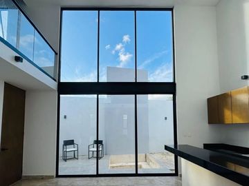 EN VENTA CASA TIPO TOWNHOUSE EN ZONA NORTE MÉRIDA I PRIVADA CELESTA CHOLUL