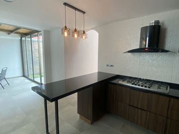 Venta casa remodelada en Estrella del Sur, Angelópolis
