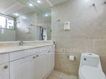 Departamento en zona residencial cercano a Escuela El Vergel y Colegio San Ignacio.