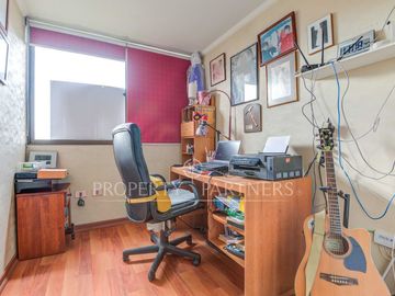Departamento en zona residencial cercano a Escuela El Vergel y Colegio San Ignacio.