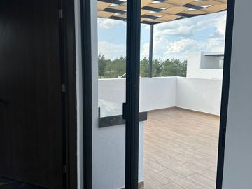 CASA EN VENTA, COTO LARISSA SOLARES