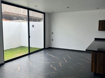CASA EN VENTA, COTO LARISSA SOLARES