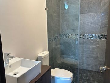 CASA EN VENTA, COTO LARISSA SOLARES