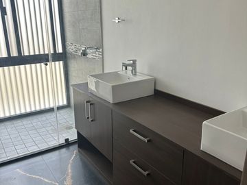 CASA EN VENTA, COTO LARISSA SOLARES