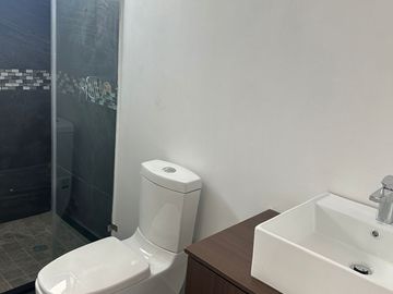 CASA EN VENTA, COTO LARISSA SOLARES