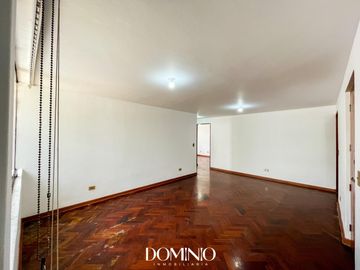 VENTA DEPARTAMENTO EN PRIMER PISO - 2 DORMITORIOS - SURCO